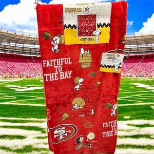 Peanuts 49er Super Soft Plush Throw 60”x70” NWT